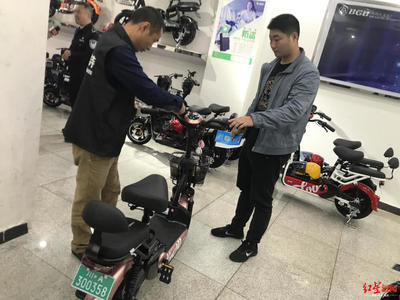 “買了就能上路” 成都全國率先實施電動自行車帶牌銷售，簡化購車流程